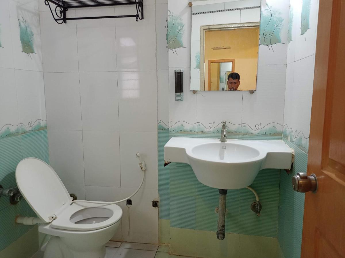 Hotel Wayfare Shirdi Dış mekan fotoğraf